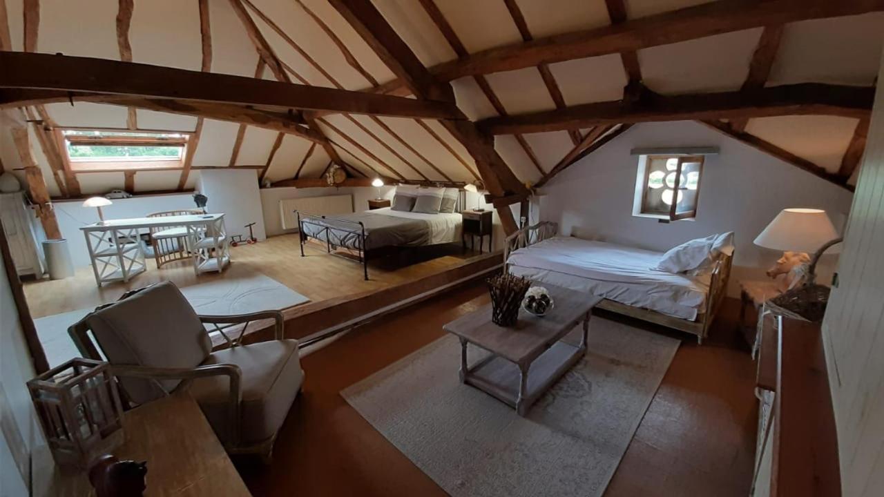 En Bord De Riviere Bed and Breakfast Casseneuil Eksteriør billede