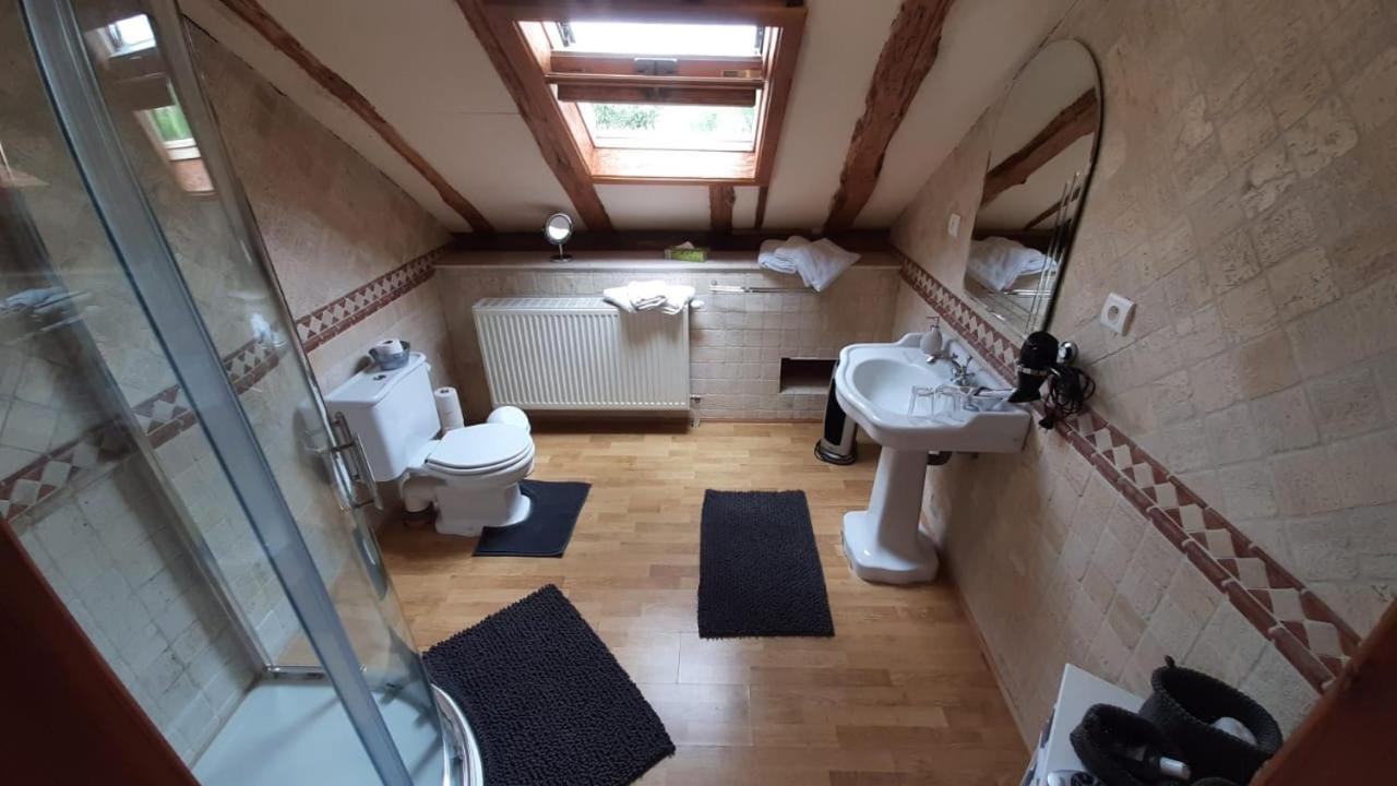 En Bord De Riviere Bed and Breakfast Casseneuil Eksteriør billede
