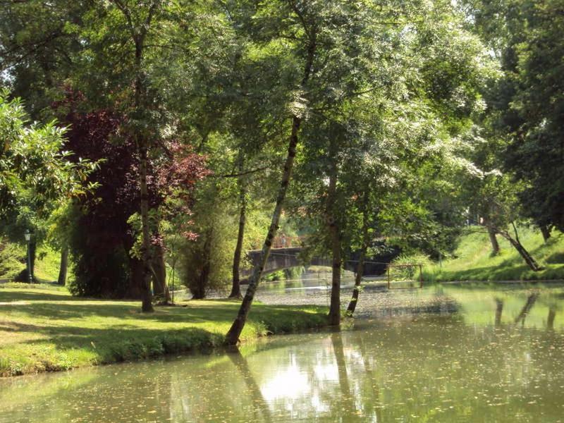 En Bord De Riviere Bed and Breakfast Casseneuil Eksteriør billede